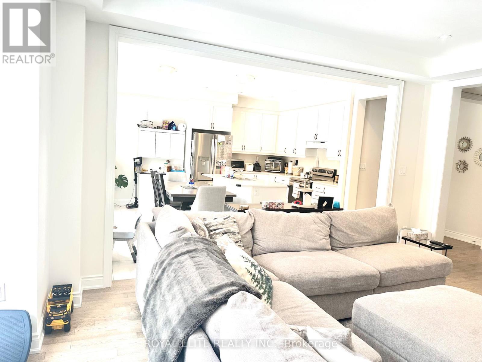 38 Kenneth Rogers Crescent, East Gwillimbury, Ontario  L9N 0S2 - Photo 16 - N12792118