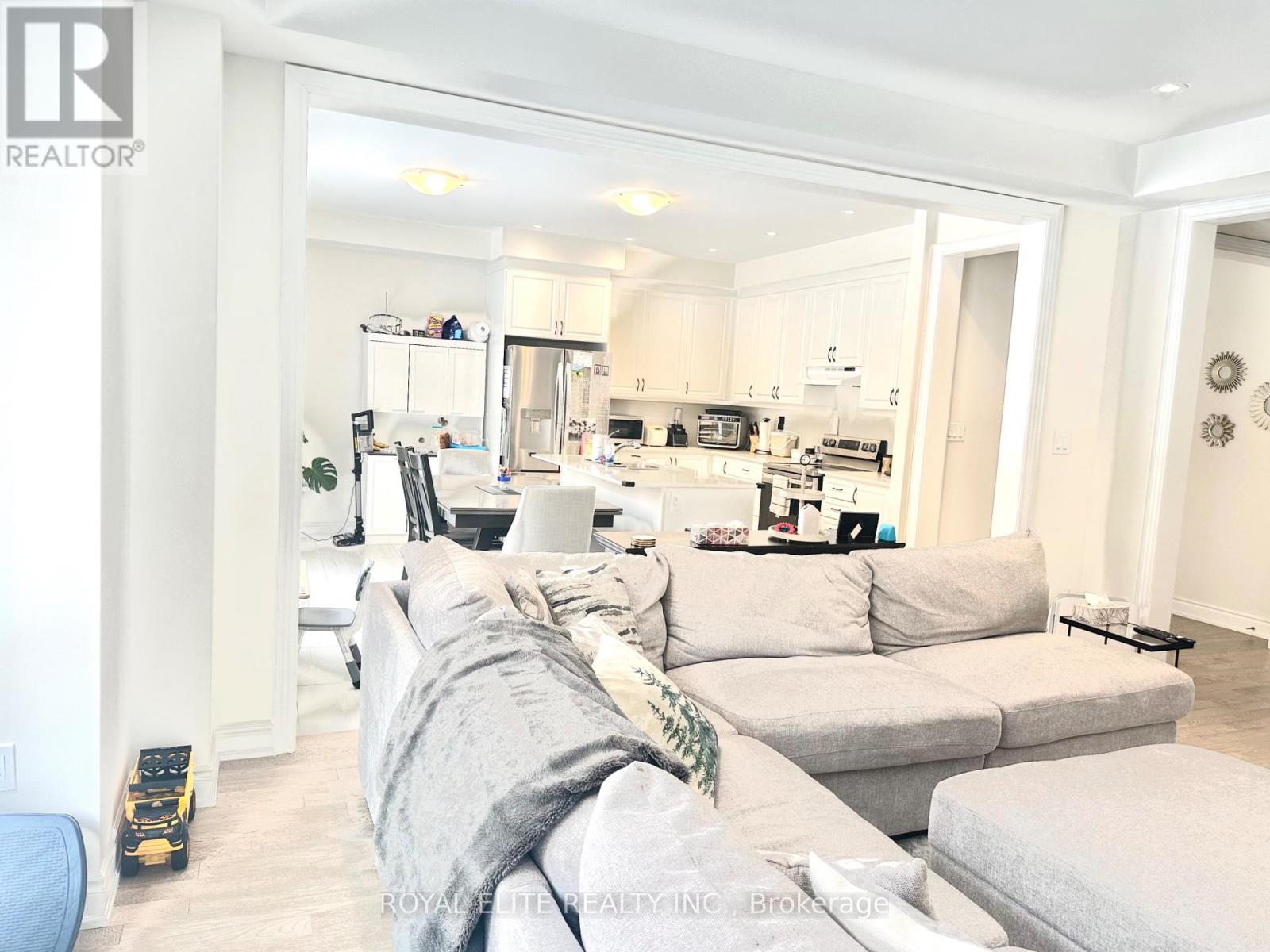 38 Kenneth Rogers Crescent, East Gwillimbury, Ontario  L9N 0S2 - Photo 17 - N12792118