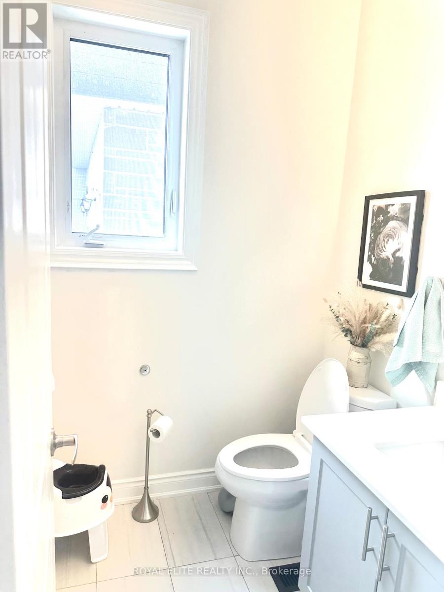 38 Kenneth Rogers Crescent, East Gwillimbury, Ontario  L9N 0S2 - Photo 19 - N12792118