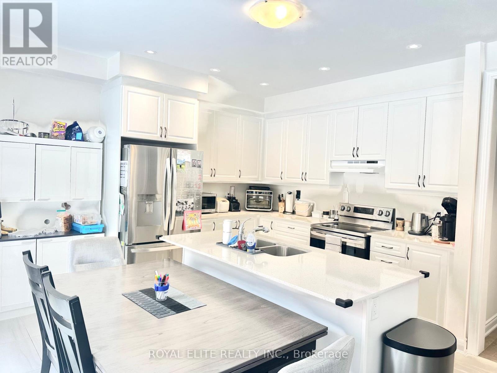 38 Kenneth Rogers Crescent, East Gwillimbury, Ontario  L9N 0S2 - Photo 5 - N12792118