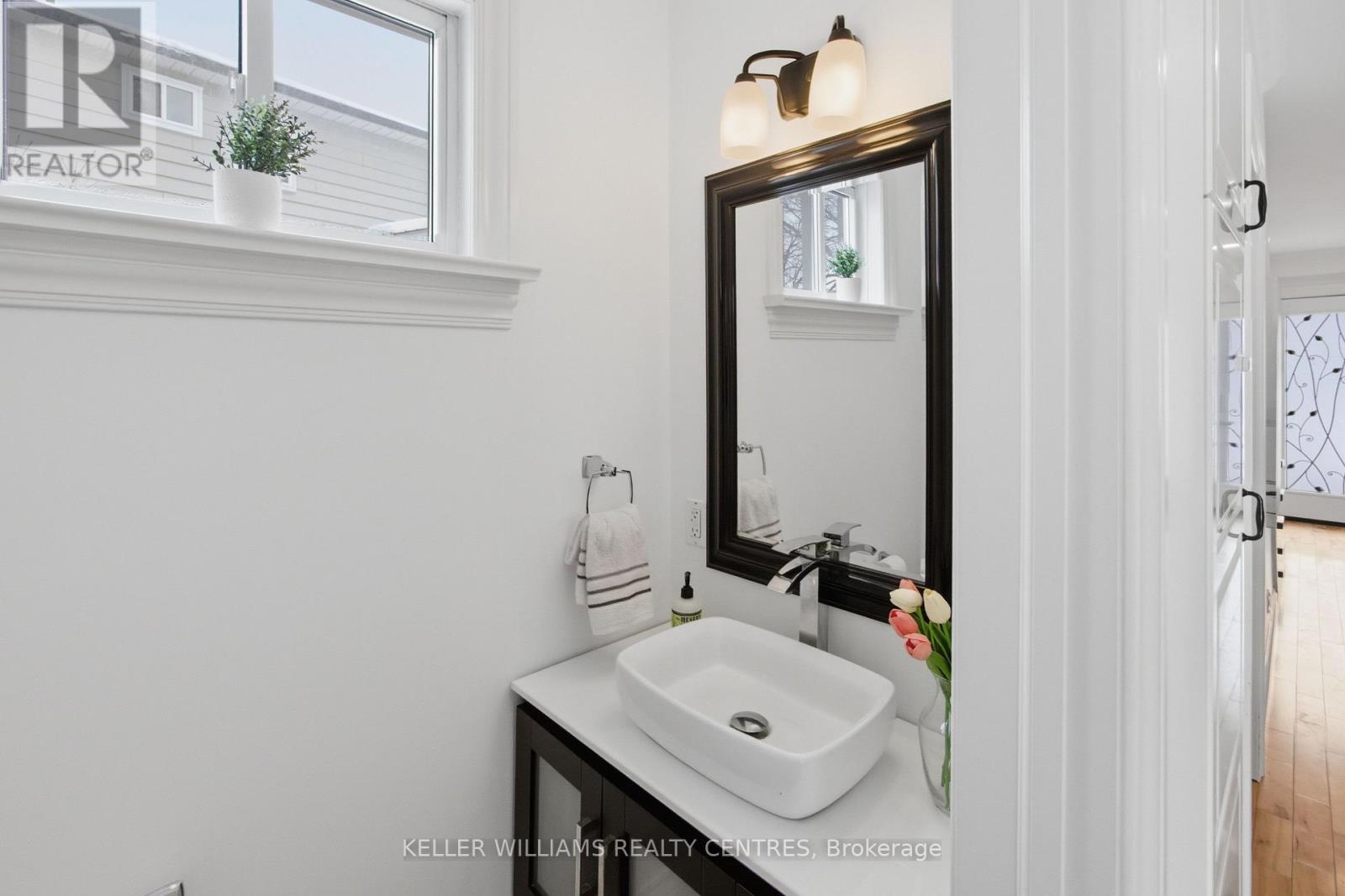 469 Dixon Boulevard, Newmarket, Ontario  L3Y 5C9 - Photo 13 - N12792132