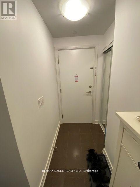 2109 - 9201 Yonge Street, Richmond Hill, Ontario  L4C 1H9 - Photo 4 - N12792144