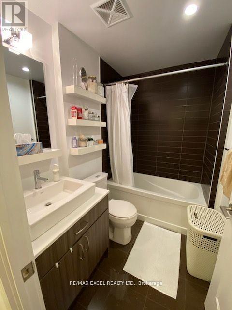 2109 - 9201 Yonge Street, Richmond Hill, Ontario  L4C 1H9 - Photo 9 - N12792144