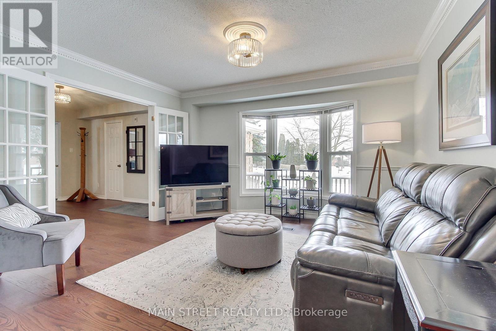 369 Harewood Boulevard, Newmarket, Ontario  L3Y 6S5 - Photo 10 - N12792148