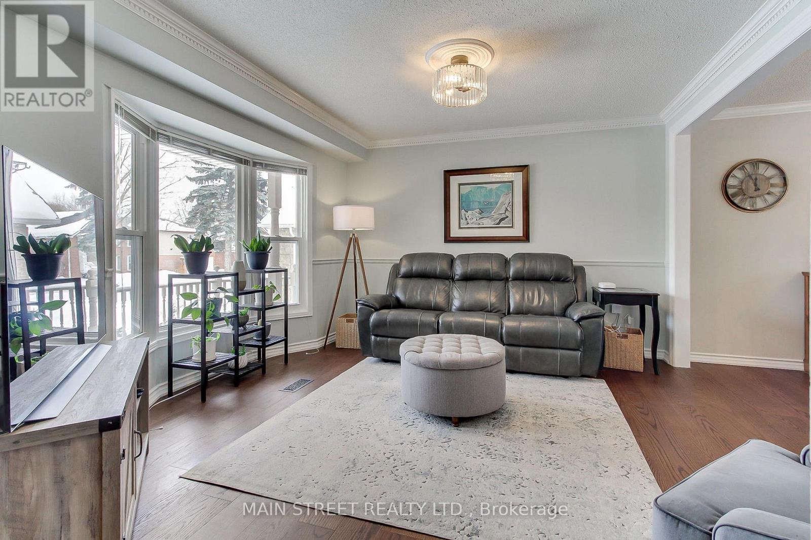 369 Harewood Boulevard, Newmarket, Ontario  L3Y 6S5 - Photo 8 - N12792148