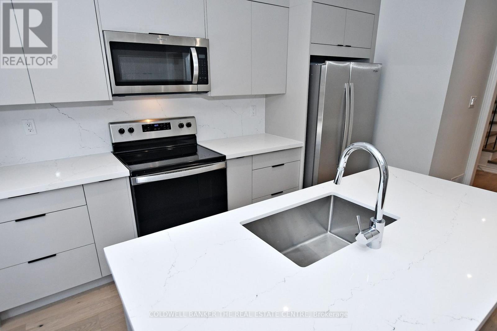 582 Skinner Avenue, Newmarket, Ontario  L3X 2A4 - Photo 11 - N12792150