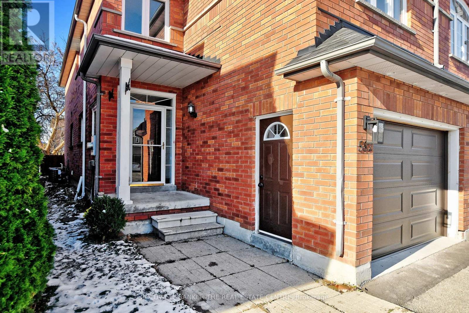 582 Skinner Avenue, Newmarket, Ontario  L3X 2A4 - Photo 2 - N12792150