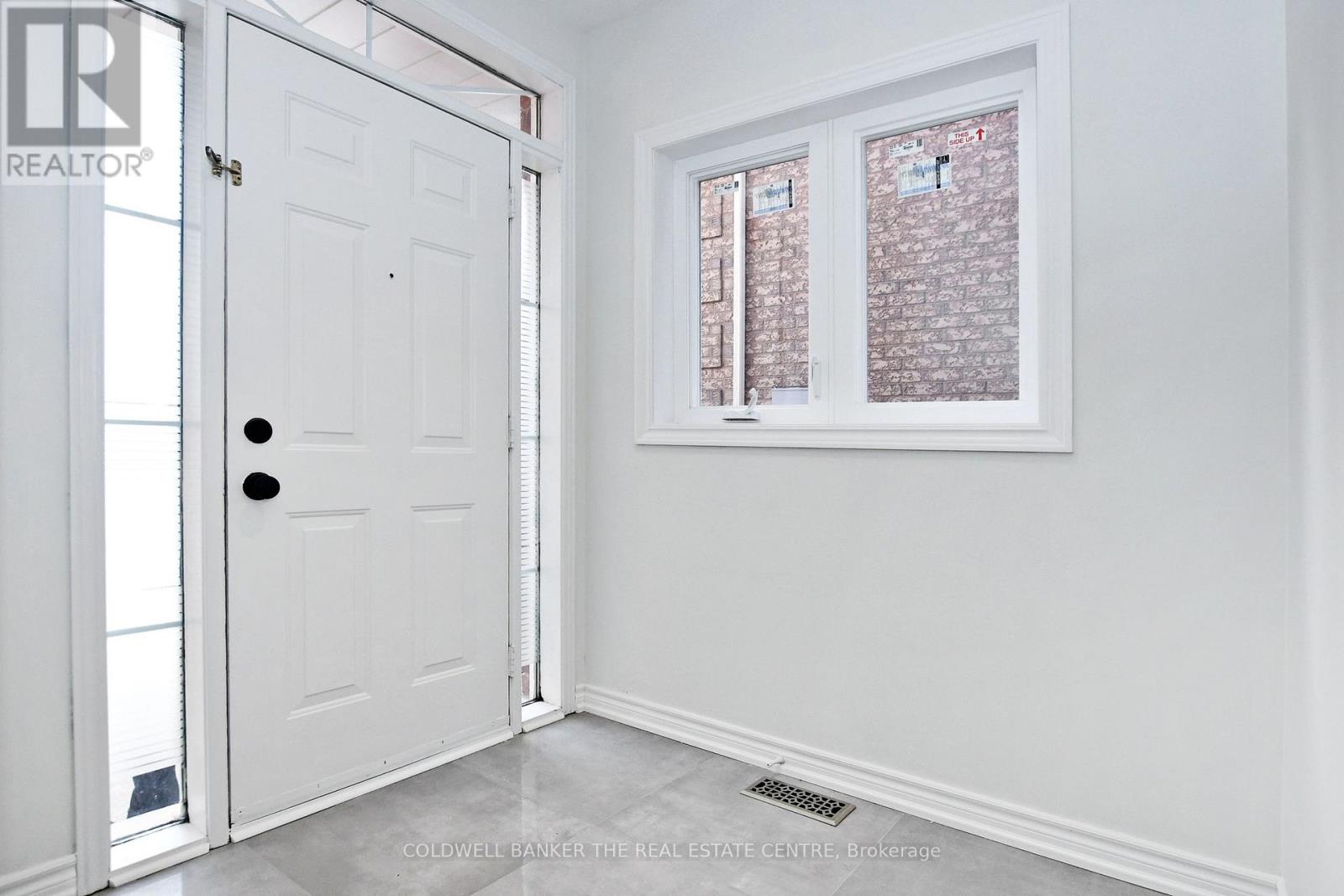 582 Skinner Avenue, Newmarket, Ontario  L3X 2A4 - Photo 3 - N12792150