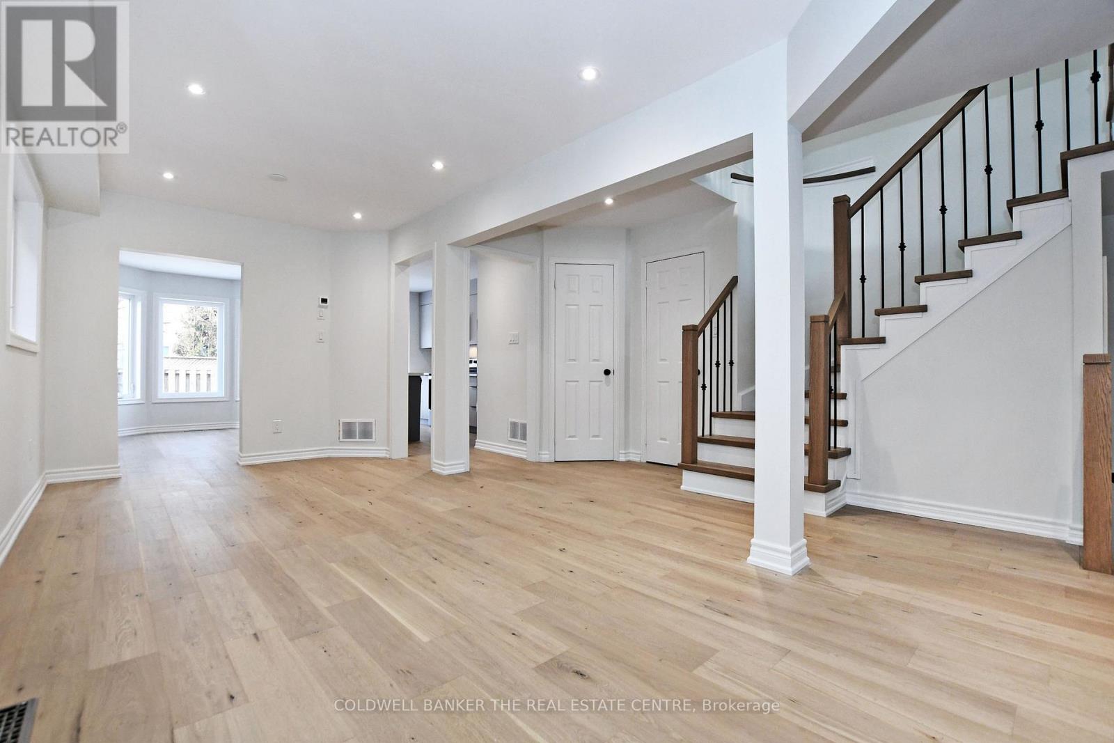 582 Skinner Avenue, Newmarket, Ontario  L3X 2A4 - Photo 6 - N12792150