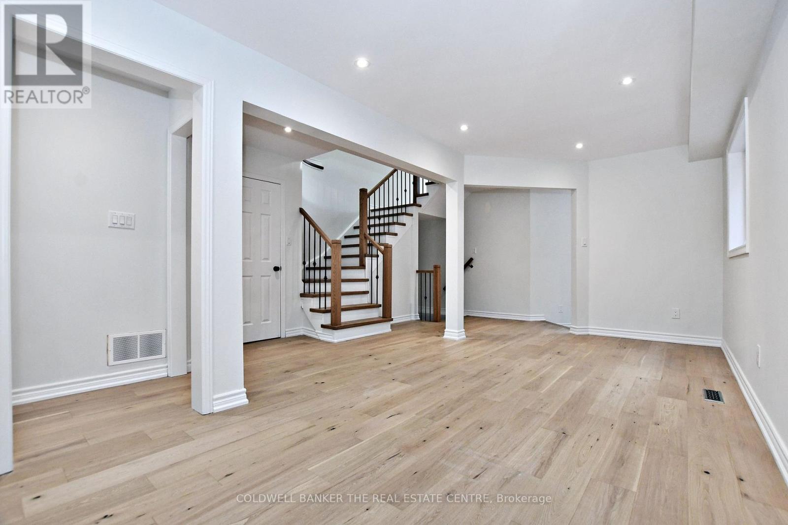 582 Skinner Avenue, Newmarket, Ontario  L3X 2A4 - Photo 7 - N12792150