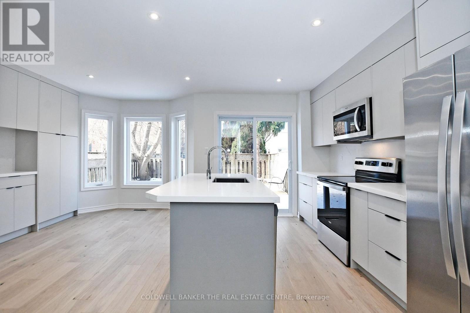 582 Skinner Avenue, Newmarket, Ontario  L3X 2A4 - Photo 9 - N12792150