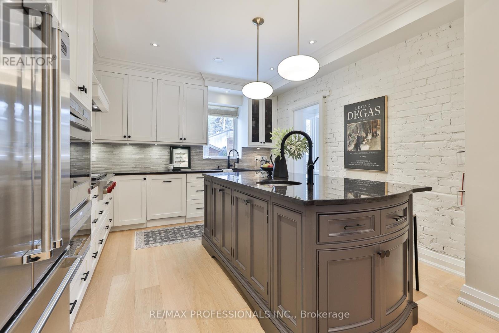 18 Constance Street, Toronto, Ontario  M6R 1S4 - Photo 7 - W12792090