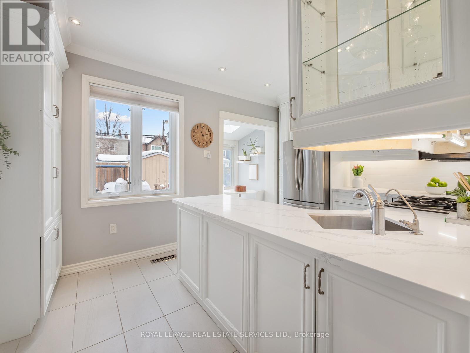 32 Ardagh Street, Toronto, Ontario  M6S 1Y3 - Photo 13 - W12792104