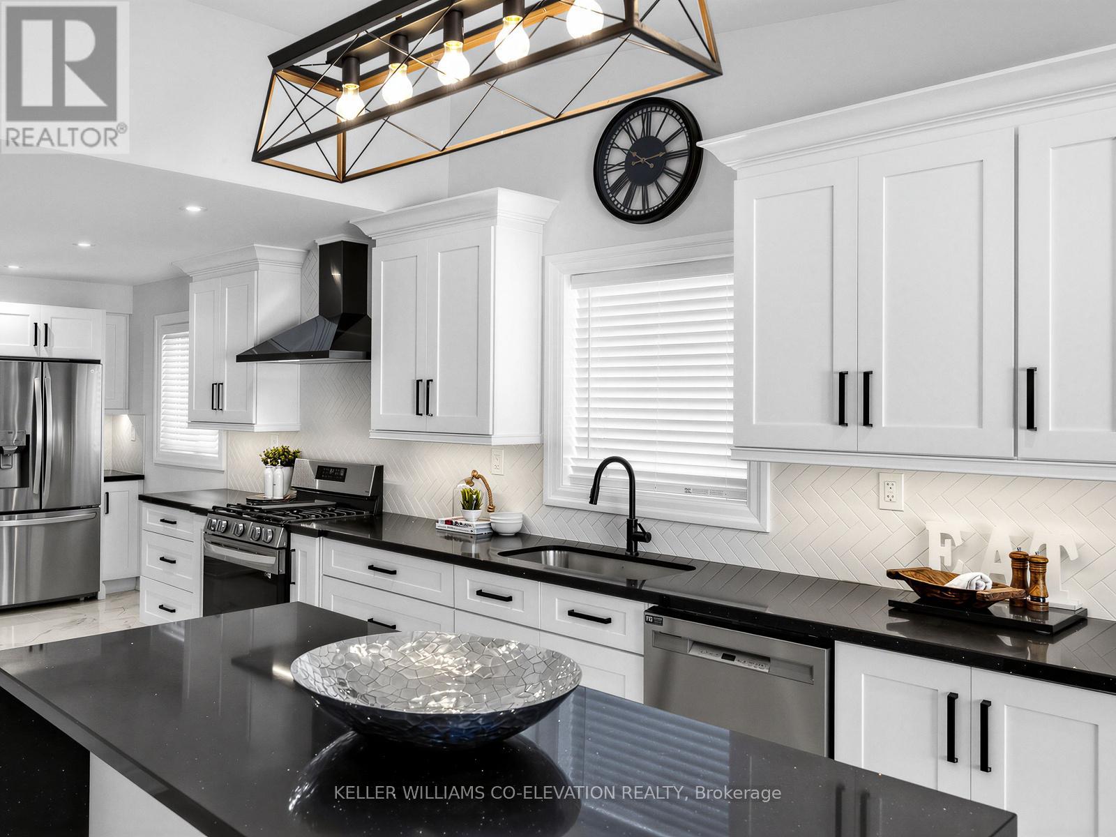 999 Henley Road W, Mississauga, Ontario  L4Y 1C8 - Photo 13 - W12792106