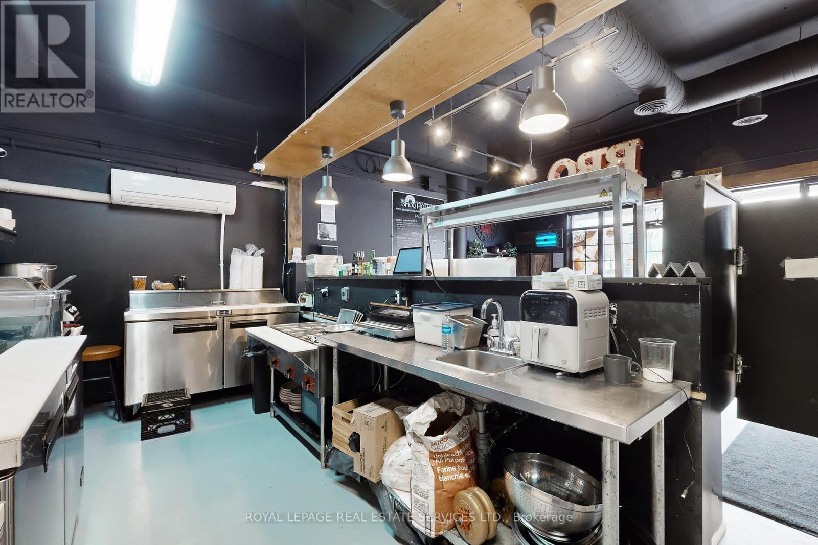 6 - 399 Elizabeth Street, Burlington, Ontario  L7R 2L7 - Photo 16 - W12792162