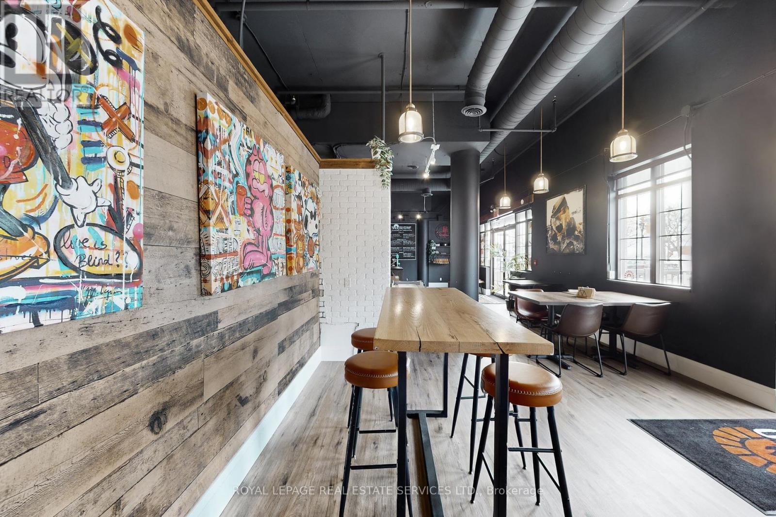 6 - 399 Elizabeth Street, Burlington, Ontario  L7R 2L7 - Photo 8 - W12792162