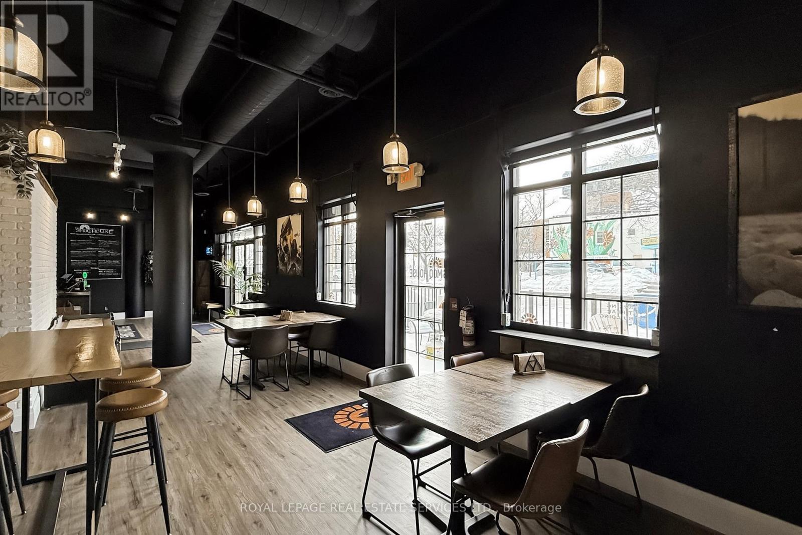 6 - 399 Elizabeth Street, Burlington, Ontario  L7R 2L7 - Photo 9 - W12792162