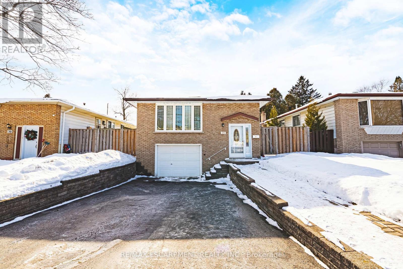 26 Quaker Crescent, Hamilton, Ontario  L8W 1H5 - Photo 2 - X12792116