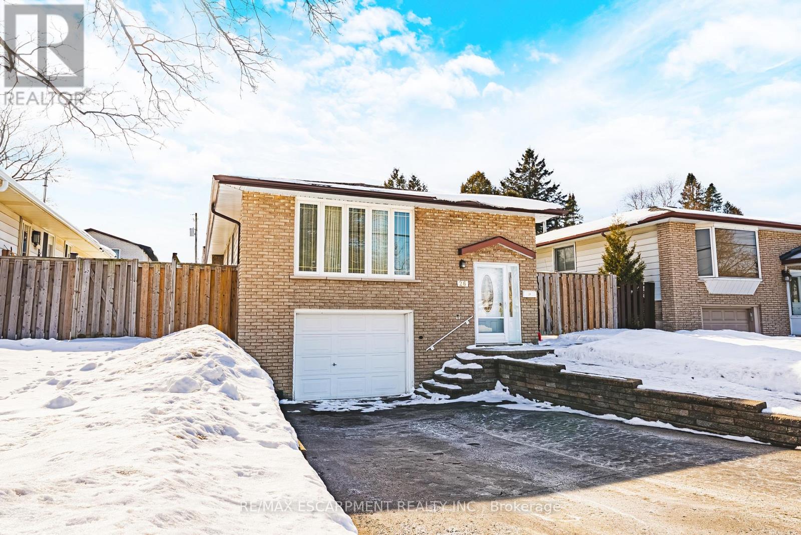 26 Quaker Crescent, Hamilton, Ontario  L8W 1H5 - Photo 3 - X12792116