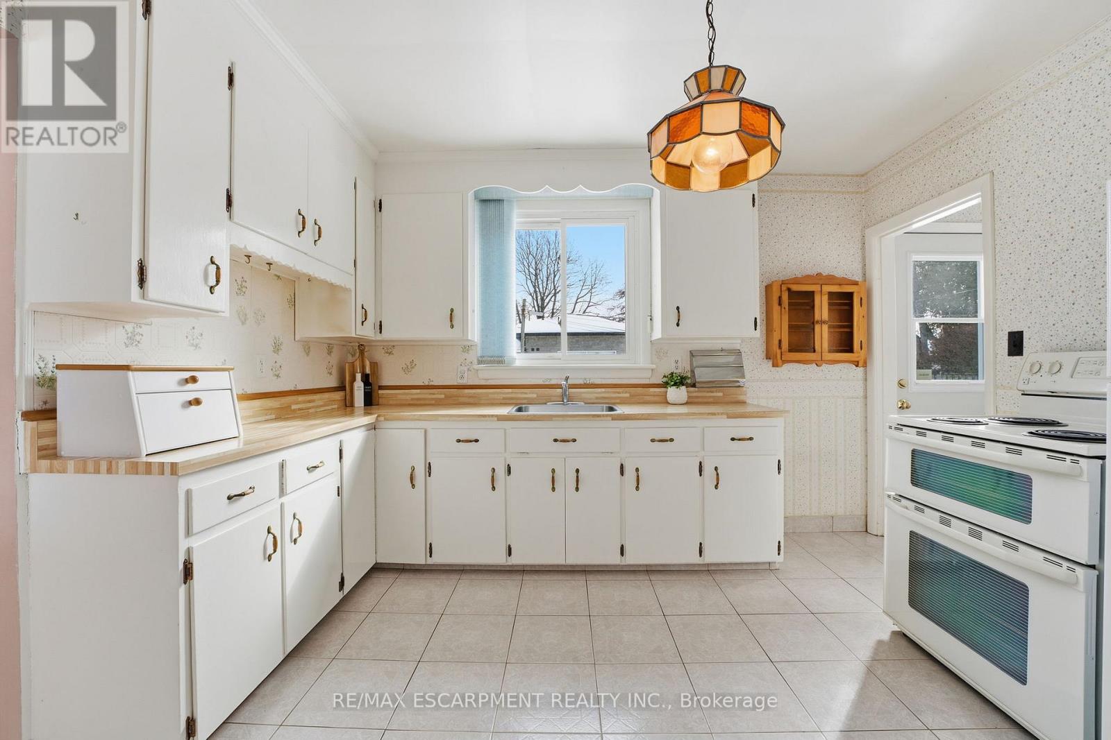 42 Gilbert Avenue, Hamilton, Ontario  L9G 1R4 - Photo 10 - X12792158