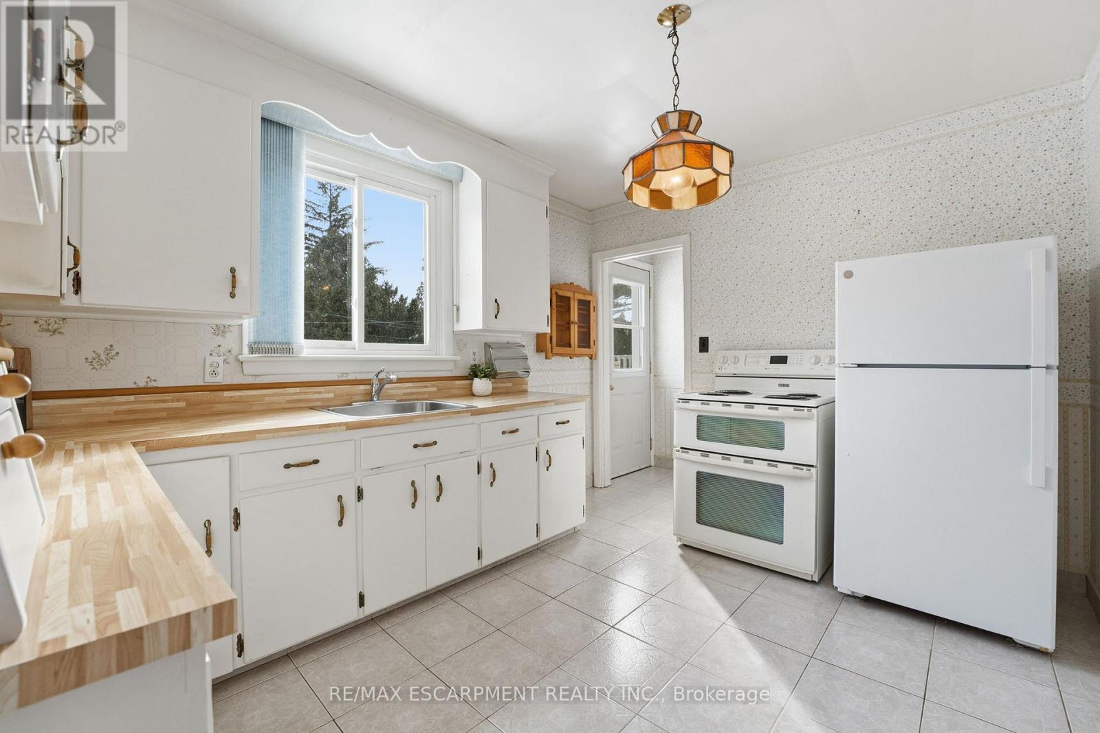 42 Gilbert Avenue, Hamilton, Ontario  L9G 1R4 - Photo 11 - X12792158