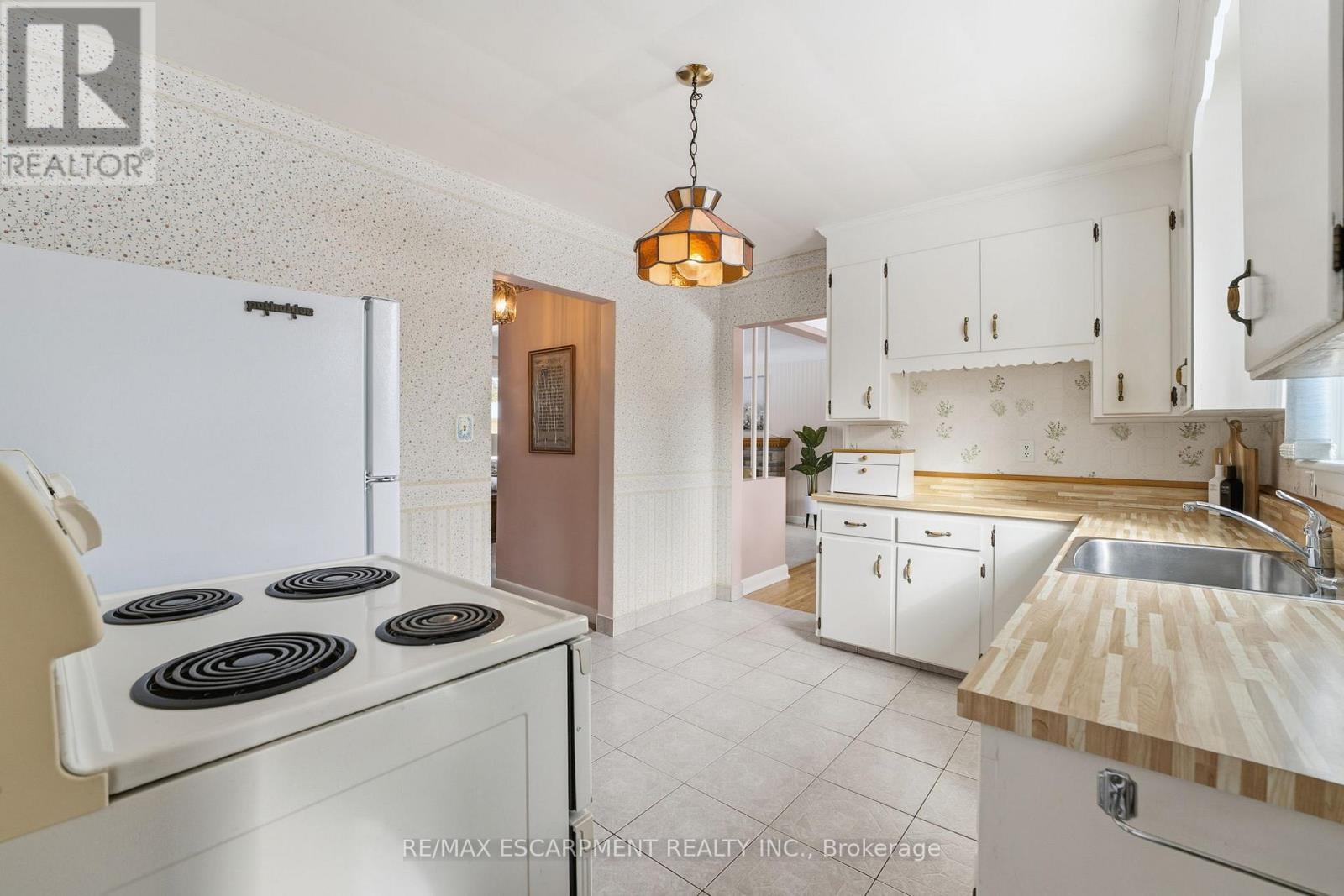 42 Gilbert Avenue, Hamilton, Ontario  L9G 1R4 - Photo 13 - X12792158