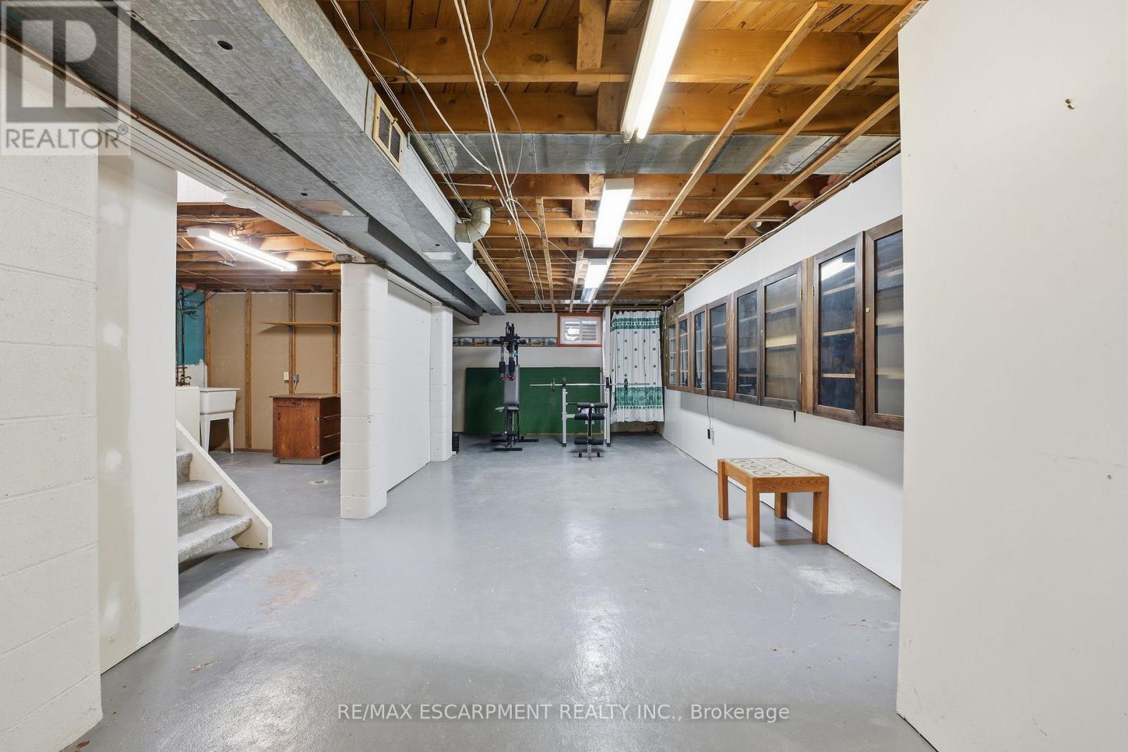 42 Gilbert Avenue, Hamilton, Ontario  L9G 1R4 - Photo 21 - X12792158