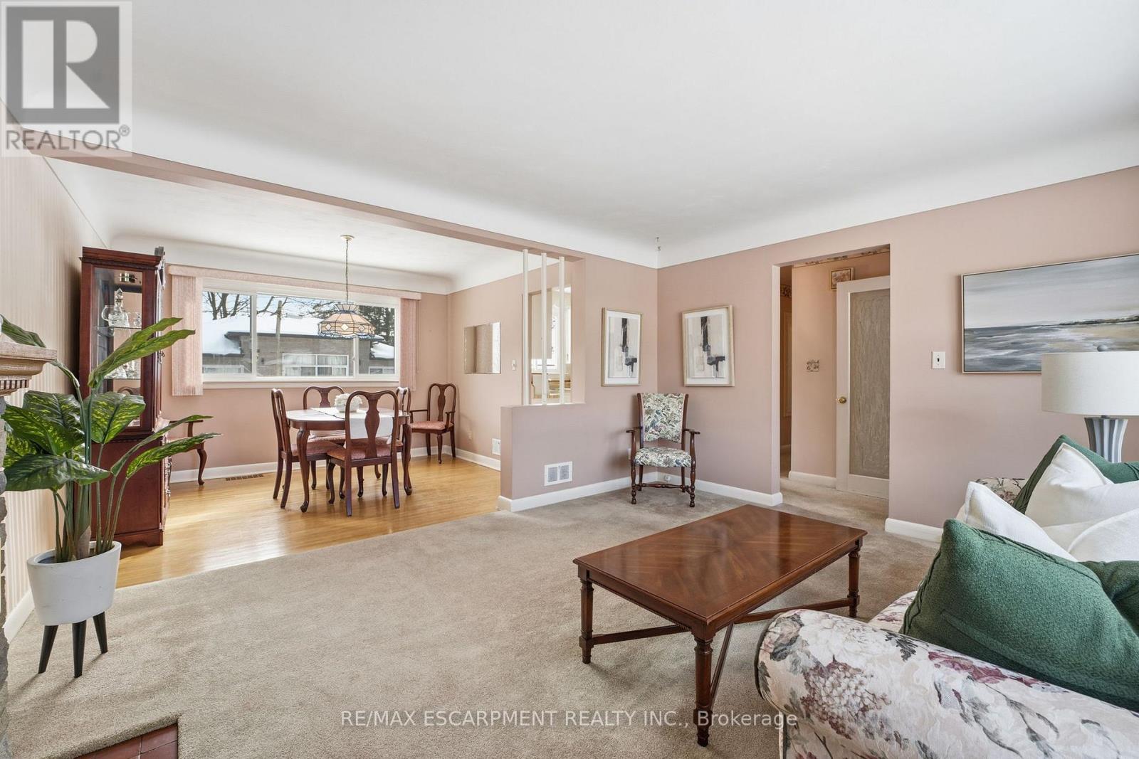 42 Gilbert Avenue, Hamilton, Ontario  L9G 1R4 - Photo 7 - X12792158