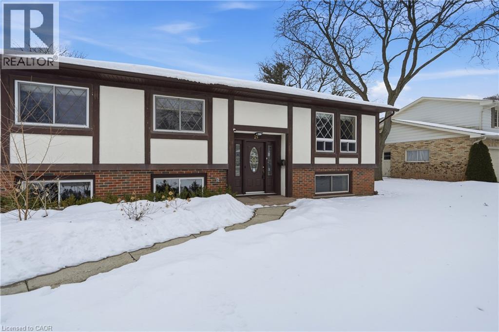 29 Governors Road, Grimsby, Ontario  L3M 2Y3 - Photo 3 - 40805052