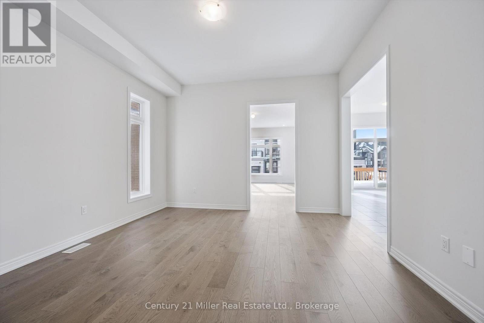 3266 Millicent Avenue, Oakville, Ontario  L6H 0V8 - Photo 6 - W12792174