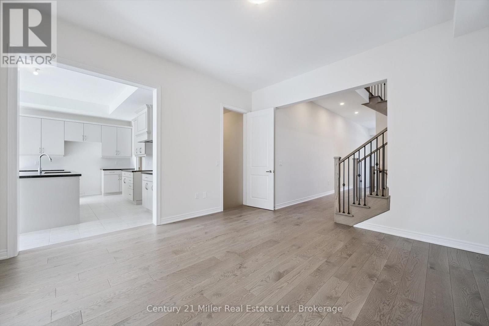 3266 Millicent Avenue, Oakville, Ontario  L6H 0V8 - Photo 7 - W12792174