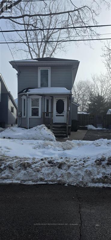 69 Alma Street, St. Thomas, Ontario  N5P 3A9 - Photo 1 - X12792178