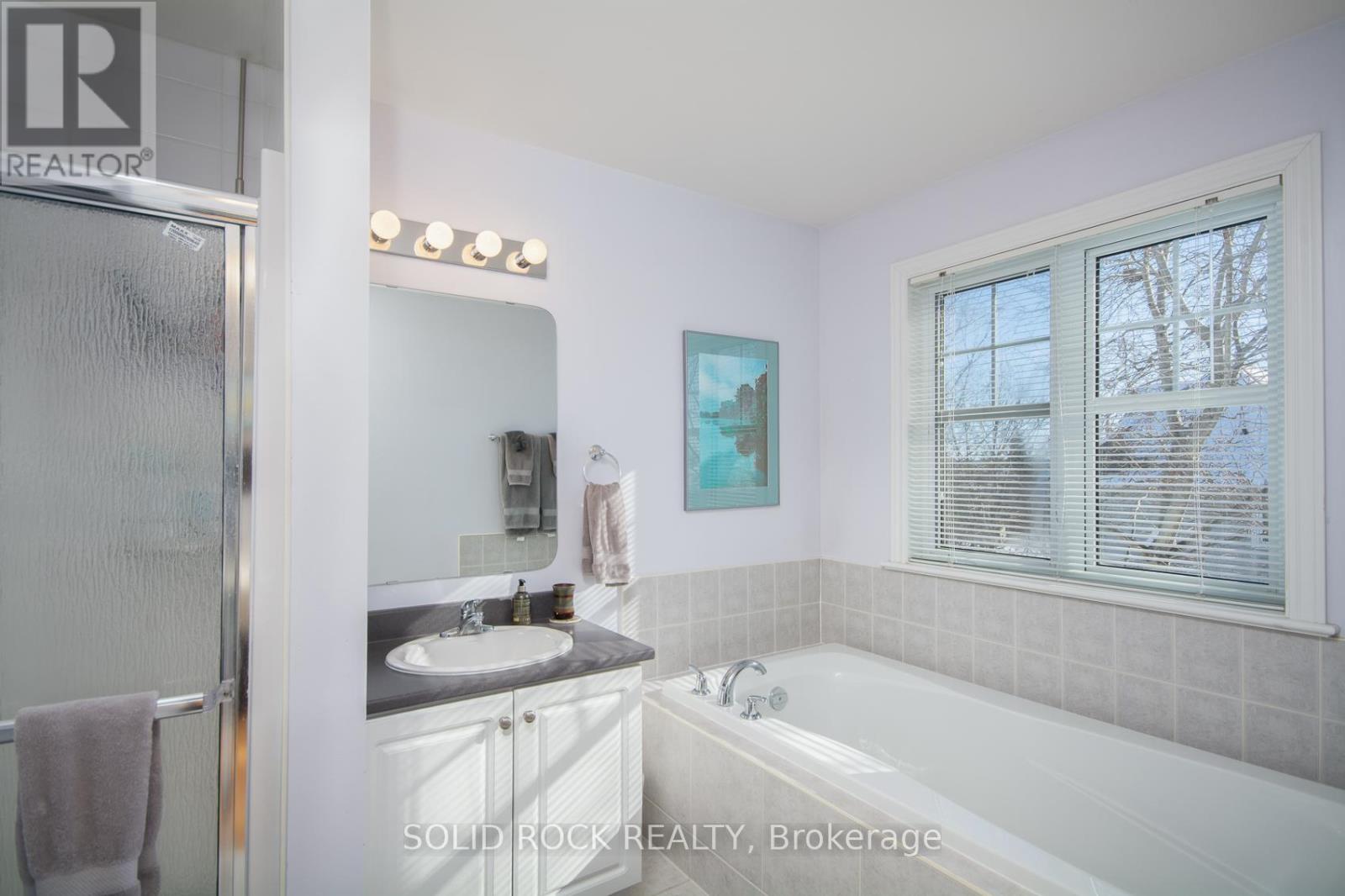 416 Cache Bay Crescent, Ottawa, Ontario  K1T 4H3 - Photo 18 - X12792188