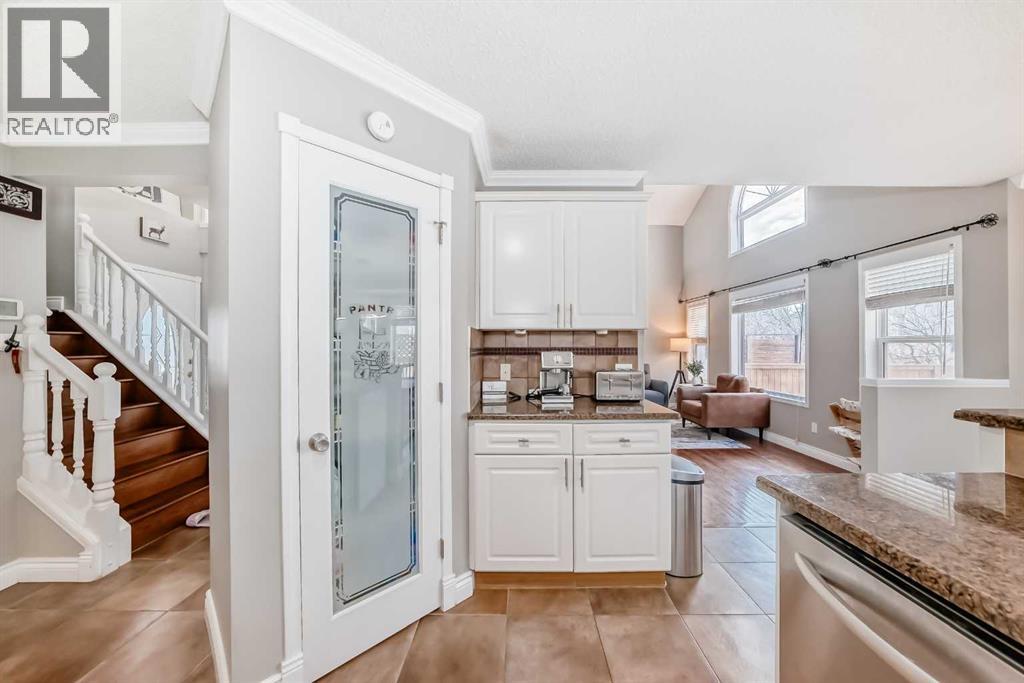 188 Hidden Ranch Crescent Nw, Calgary, Alberta  T3A 5W3 - Photo 8 - A2284849