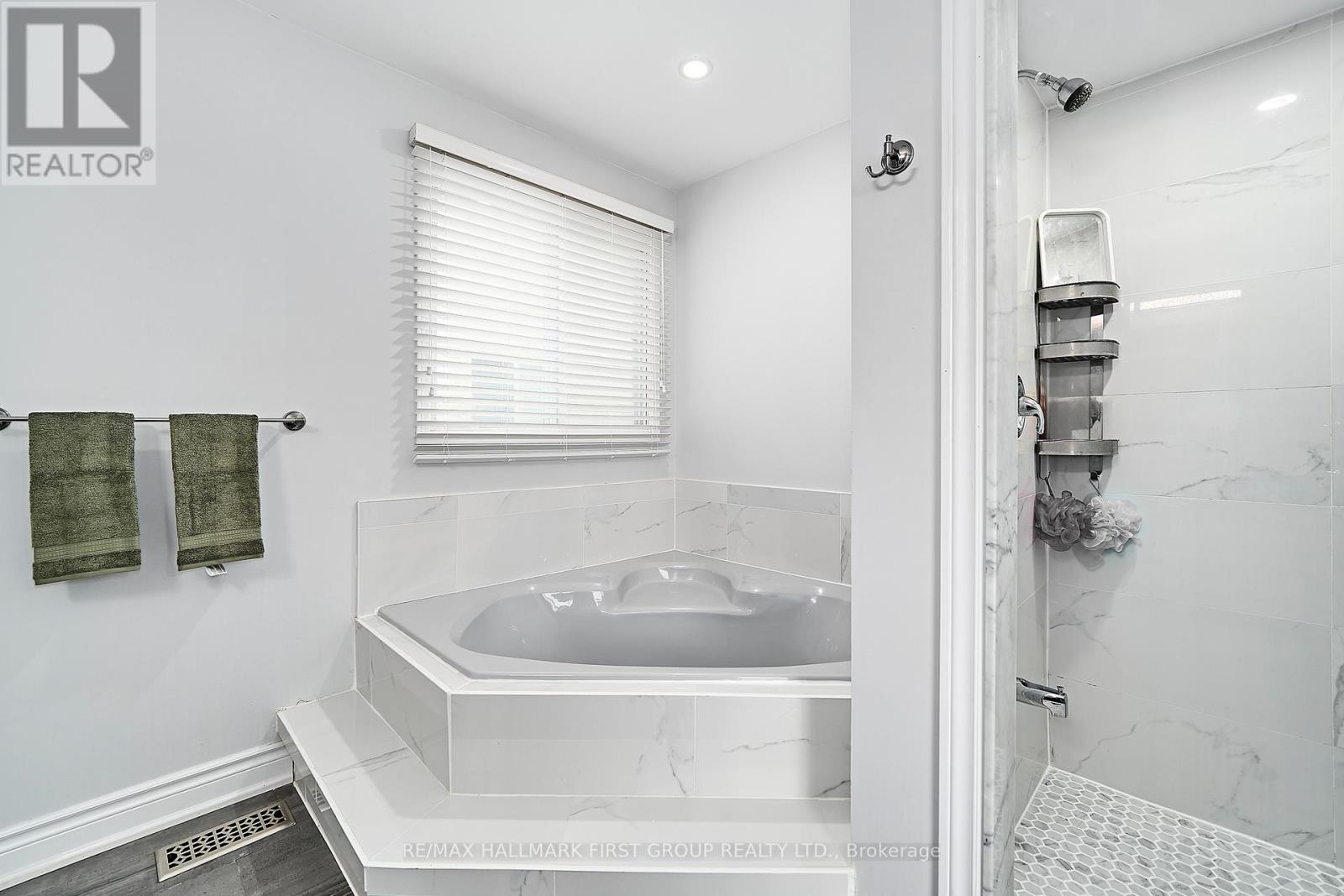 2003 Blue Ridge Crescent, Pickering, Ontario  L1X 2N2 - Photo 38 - E12792196