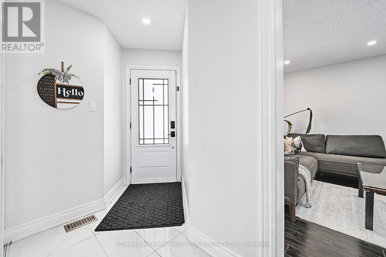 2003 Blue Ridge Crescent, Pickering, Ontario  L1X 2N2 - Photo 4 - E12792196