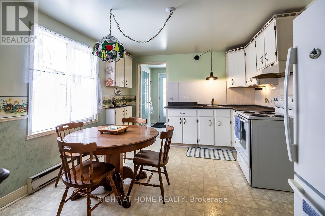 59 Fernhill Boulevard, Oshawa, Ontario L1J 5J1 - Photo 2 - E12792200