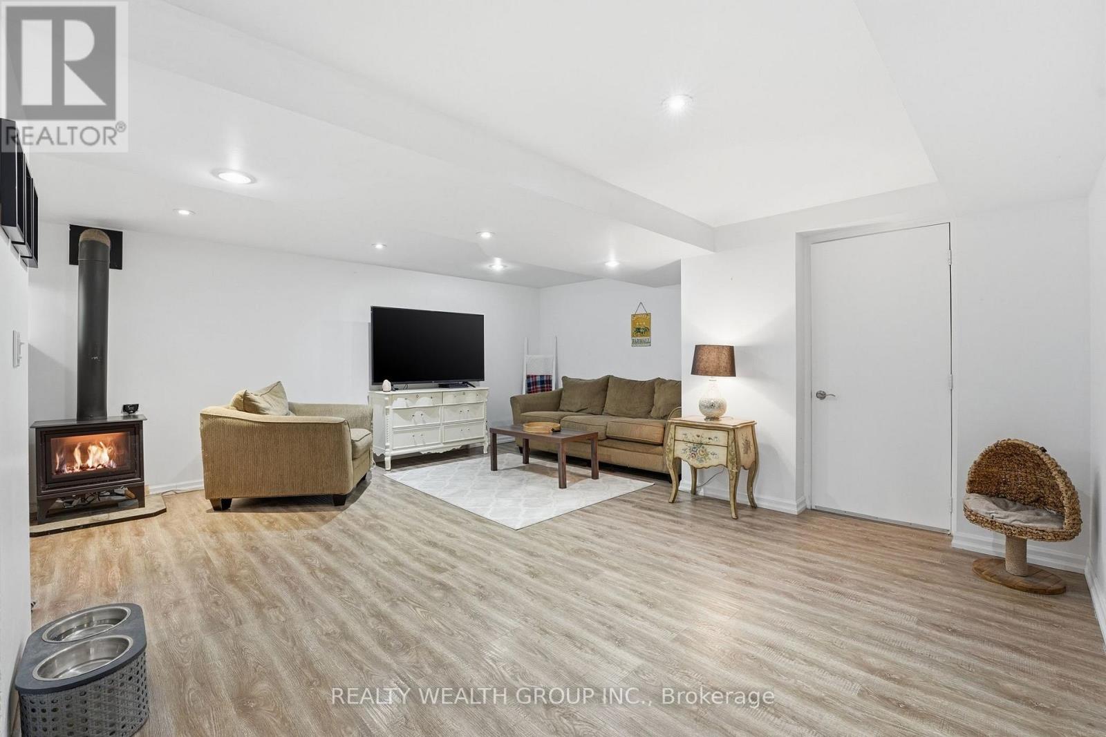 84 Bayview Avenue, Georgina, Ontario  L4P 2S9 - Photo 35 - N12792166