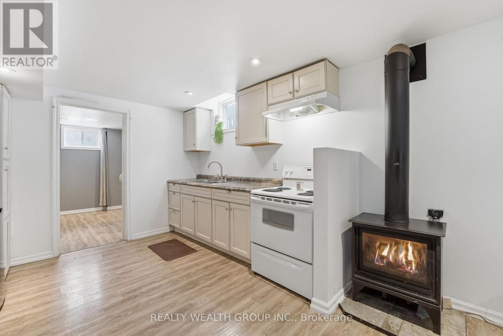 84 Bayview Avenue, Georgina, Ontario  L4P 2S9 - Photo 36 - N12792166