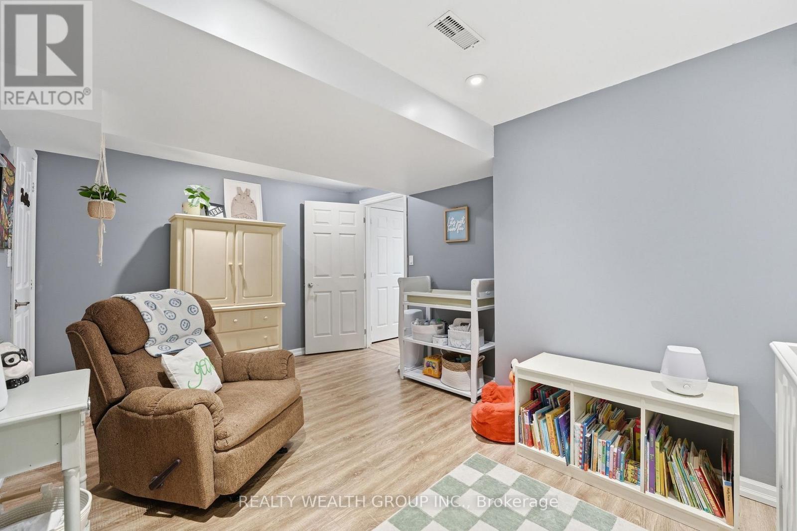 84 Bayview Avenue, Georgina, Ontario  L4P 2S9 - Photo 44 - N12792166