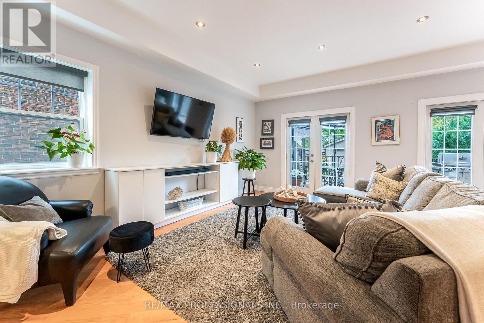 37 Lavinia Avenue, Toronto, Ontario  M6S 3H9 - Photo 14 - W12792170