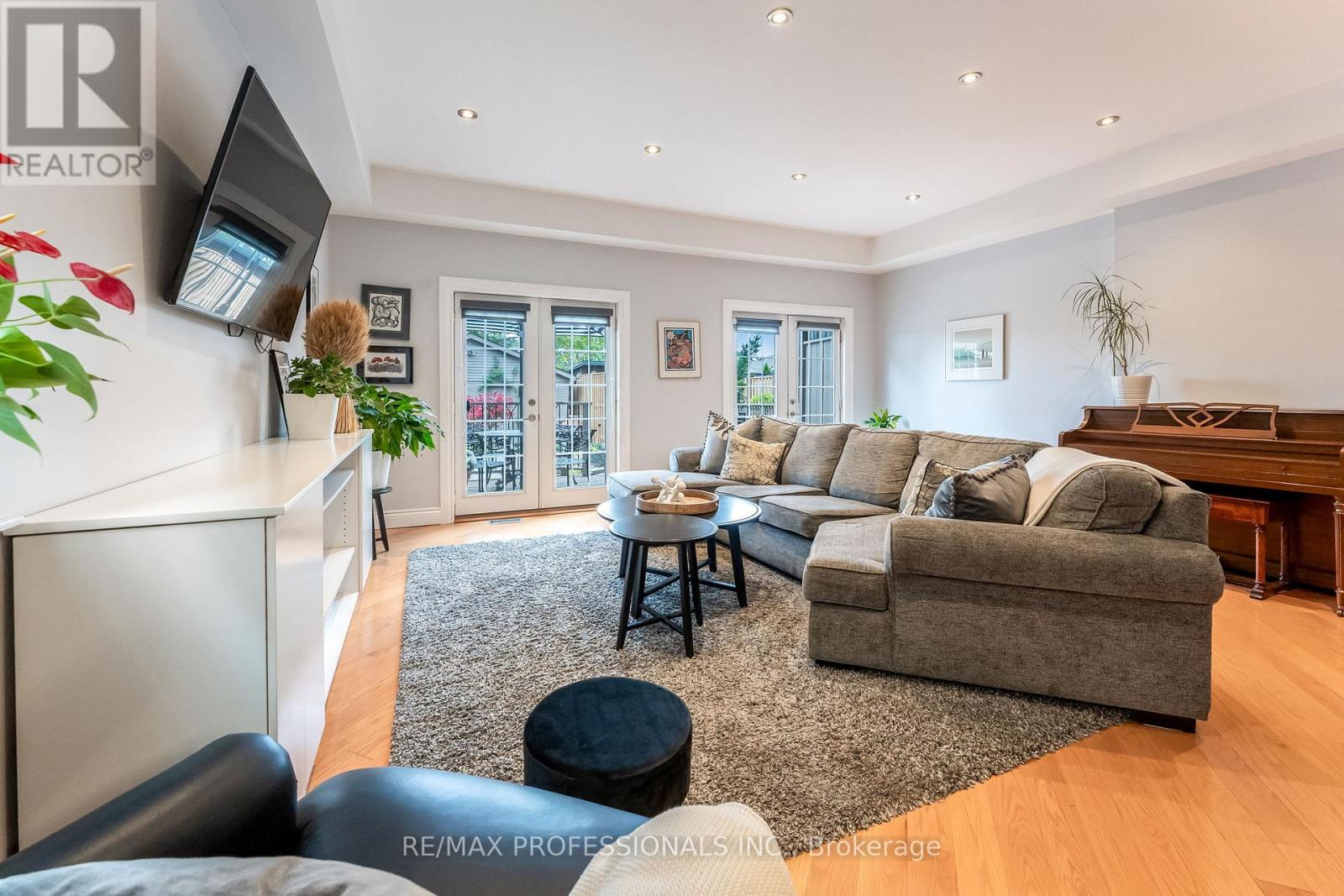 37 Lavinia Avenue, Toronto, Ontario  M6S 3H9 - Photo 16 - W12792170