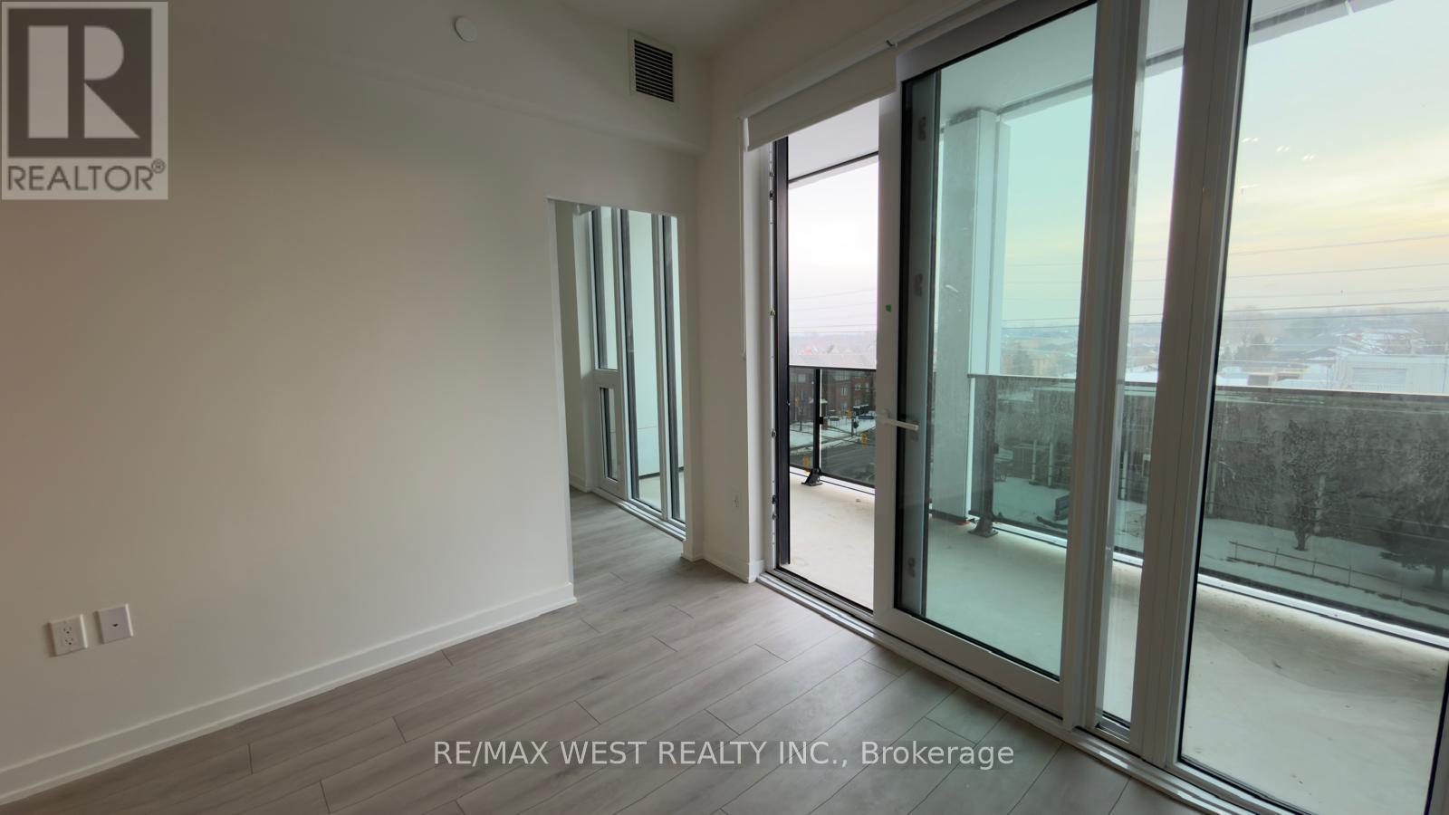 615 - 1 Fairview Road E, Mississauga, Ontario  L5A 4C6 - Photo 15 - W12792194