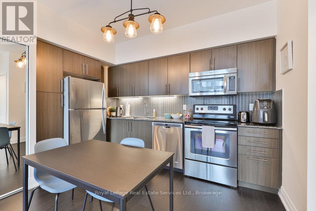 320 - 65 Speers Road, Oakville, Ontario  L6K 0J1 - Photo 12 - W12792212