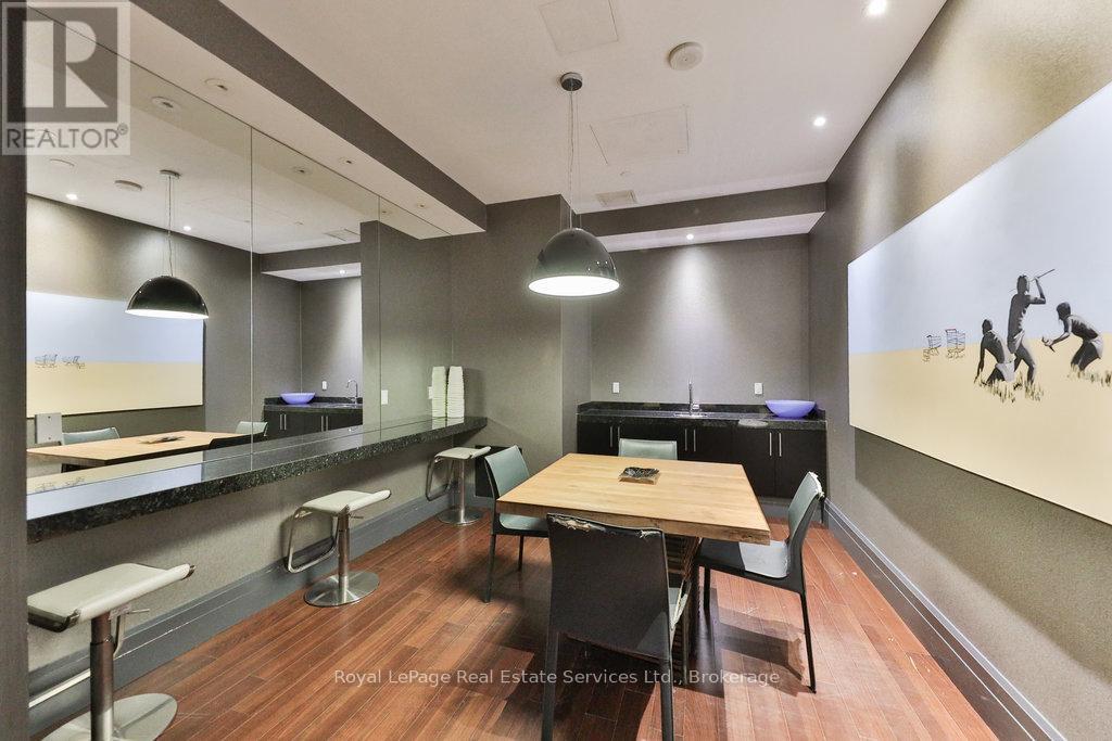 320 - 65 Speers Road, Oakville, Ontario  L6K 0J1 - Photo 29 - W12792212