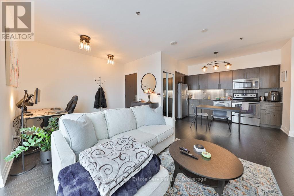 320 - 65 Speers Road, Oakville, Ontario  L6K 0J1 - Photo 9 - W12792212