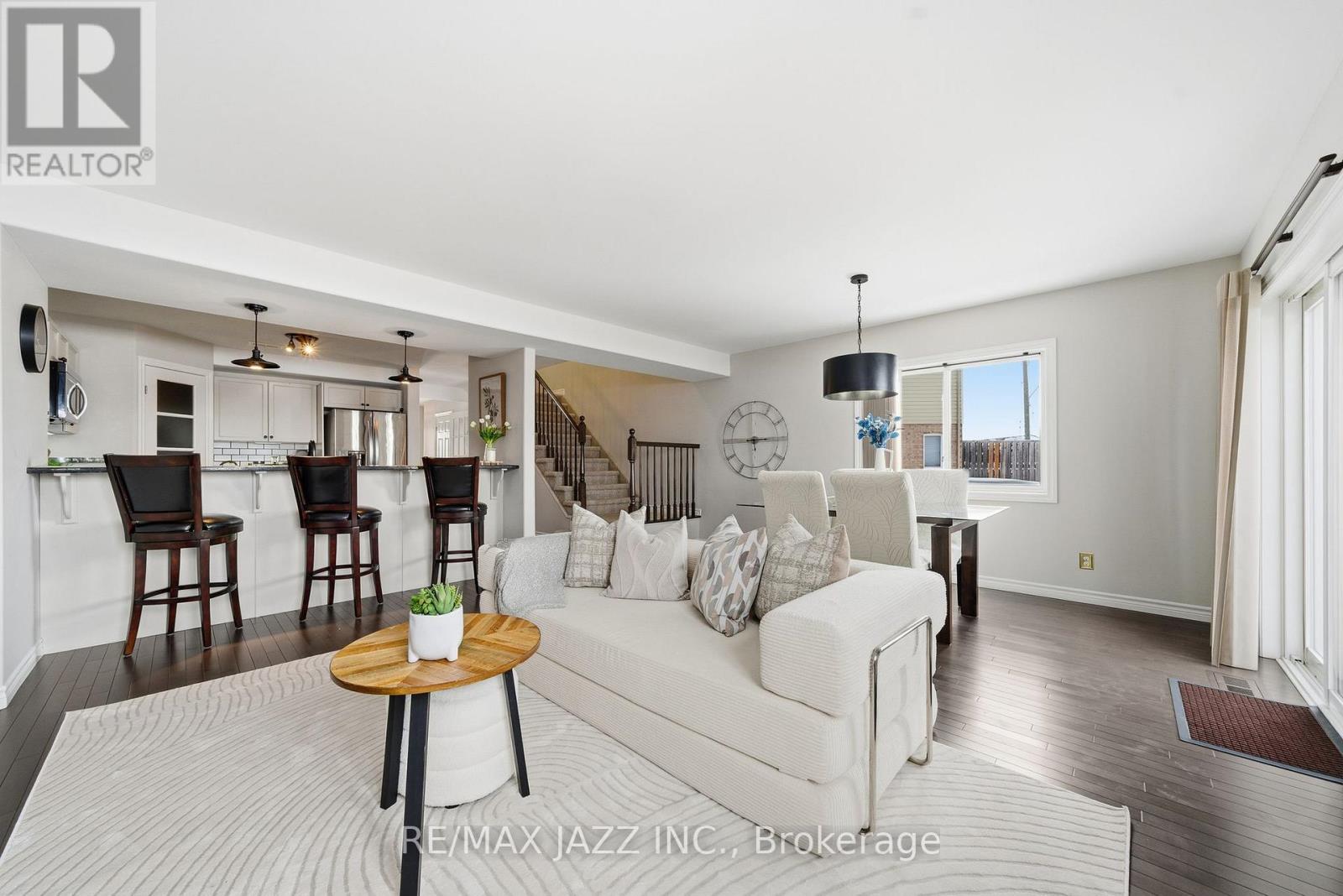 43 Mountain Ash Drive, Belleville (Thurlow Ward), Ontario  K8N 4Z5 - Photo 13 - X12792272