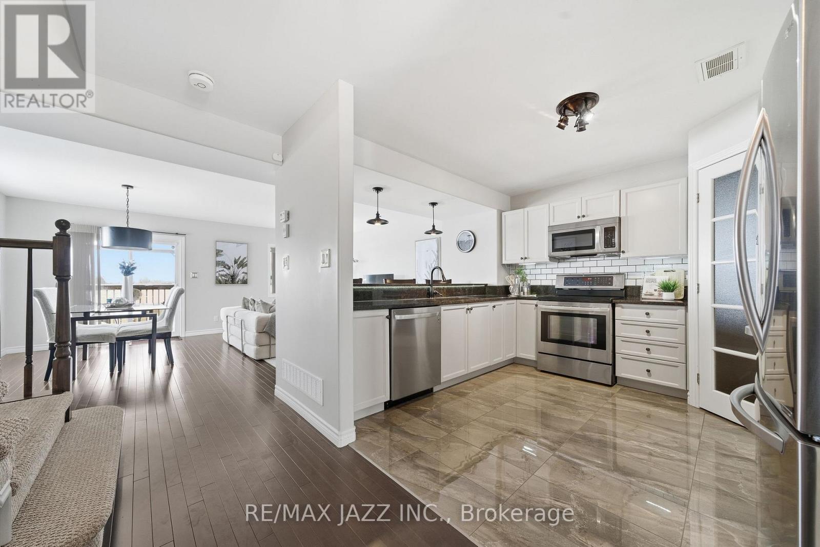 43 Mountain Ash Drive, Belleville (Thurlow Ward), Ontario  K8N 4Z5 - Photo 6 - X12792272