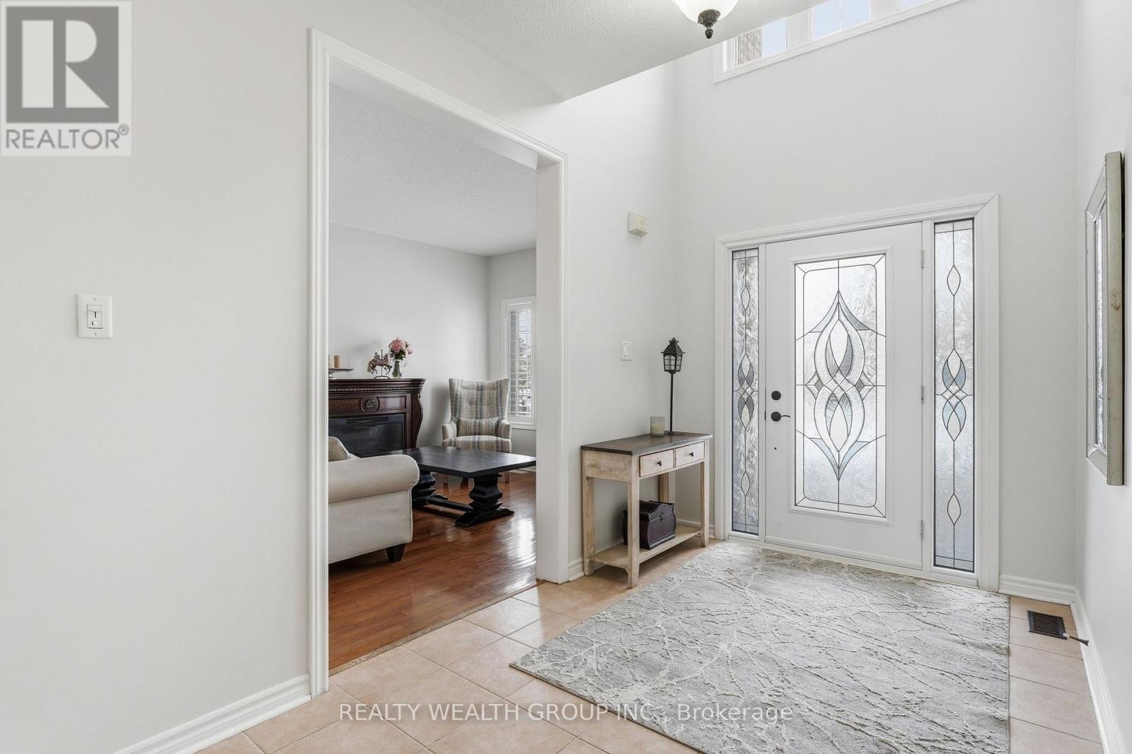 84 Bayview Avenue, Georgina, Ontario  L4P 2S9 - Photo 4 - N12792166