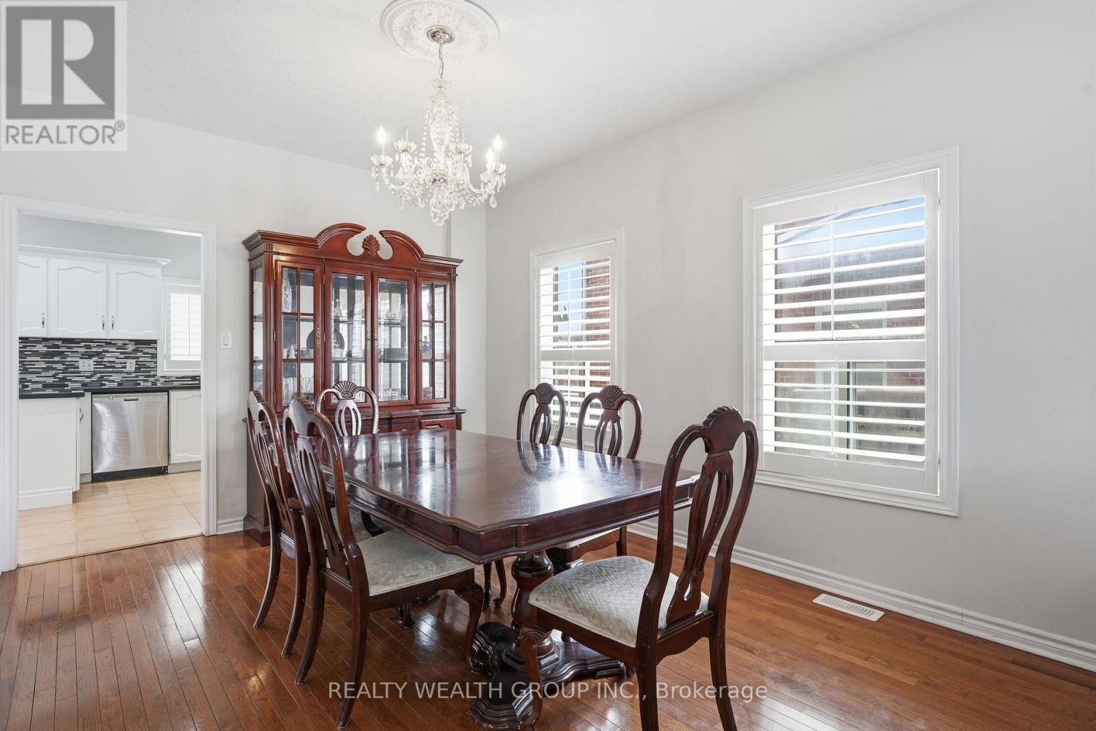 84 Bayview Avenue, Georgina, Ontario  L4P 2S9 - Photo 9 - N12792166